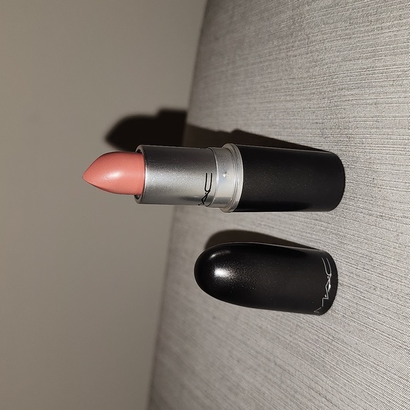 MAC Velvet Teddy Matte Lipstick (Full size) - Picture 6 of 6
